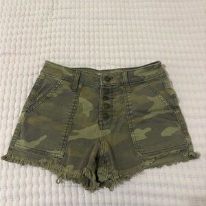 SO Green Camo High-Waist Button-Front Shorts